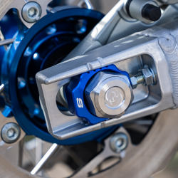 KIT TENDEUR DE CHAINE BLEU REPLICA MACDONALD M24X1 